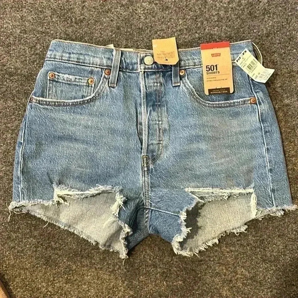 Levi's 501 Original High-Rise Cut-Off Jean Shorts - Picture 4 of 7